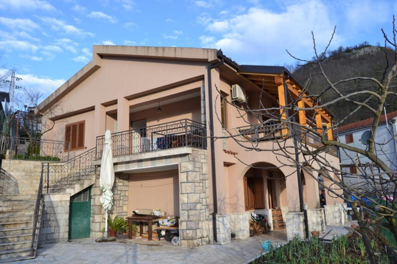 Guest House Radoman Virpazar Esterno foto